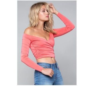 Bebe long Steve crop top